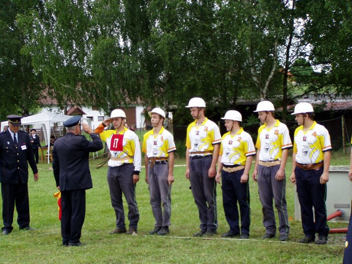 Druhé místo na Okresní hasičské soutěži 2011 v Čejkovech.