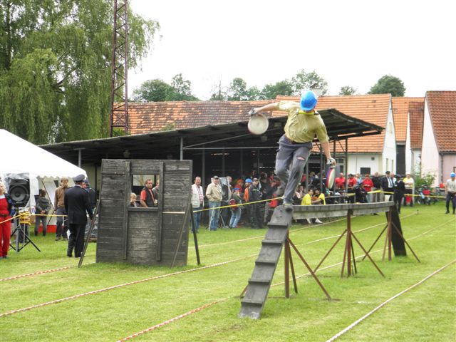 Okresní hasičská soutěž 2011 v Čejkovech na hřišti..